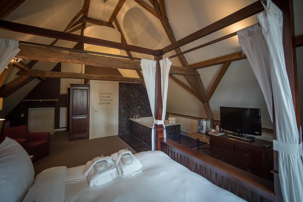 Hotel Het Raedthuys Sint-Maartensdijk Kültér fotó